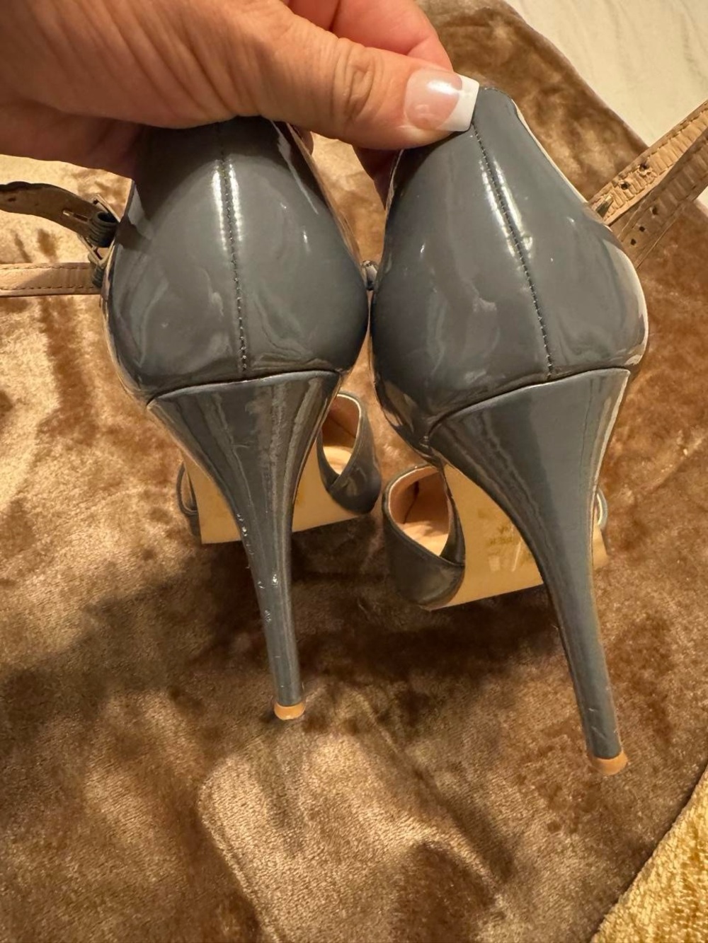 Journee Collection Gray Patent T-Strap Pointed Heels - Picture 6 of 6